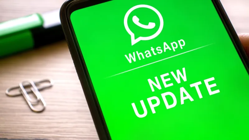 واتساب يختبر عرض تحديثات الحالة مباشرة في قائمة المحادثات