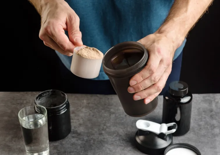 علماء يبتكرون طريقة لجعل مشروبات البروتين ألذّ من أي وقت مضى!