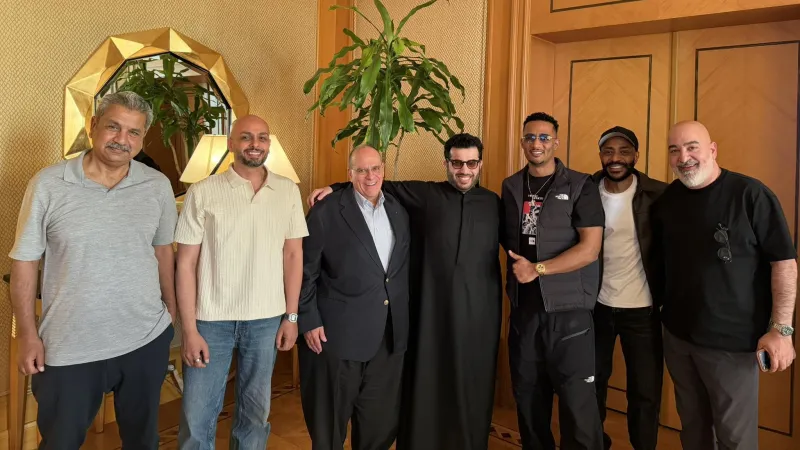 تركي آل الشيخ يجمع محمد رمضان وأحمد مراد ويُلمّح إلى مفاجأة قريبة