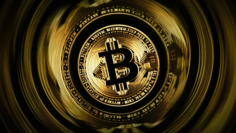 بيتكوين تقترب من 82 ألف دولار.. هل تحافظ على مكاسبها؟