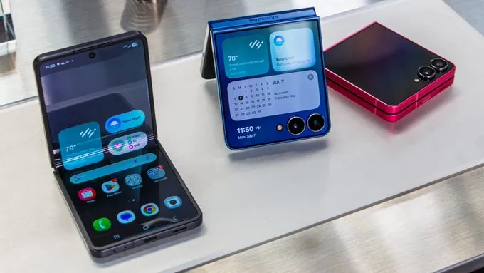 سامسونج Galaxy Z Flip 8 يعالج أبرز عيوب الشاشة القابلة للطي