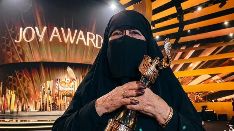 أول ممثلة سعودية افتراضية.. هل تصبح "مزنة" بديلاً للممثلين؟ (فيديو)