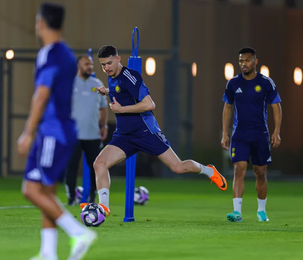 شبح الإيقاف يطارد 7 نجوم في نادي النصر.. هل تتبعثر أوراق جيسوس؟