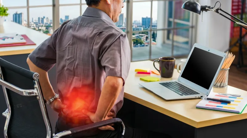 مشاكل الفقرات: الأسباب وأفضل التمارين لتخفيف الألم