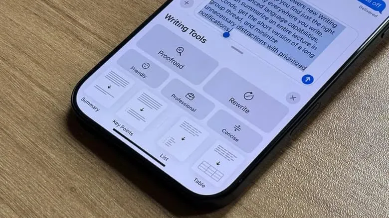 أبل تُطلق iOS 26.5 بست ميزات جديدة.. أبرزها تشفير رسائل RCS