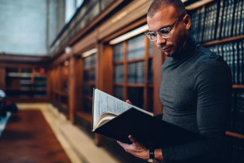 عبقرية تكره الضجيج.. لماذا لا يتحمل الفلاسفة الأصوات المرتفعة؟