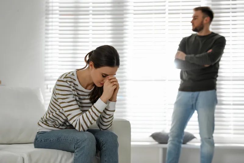 لماذا تتحول أحاديث الشركاء إلى طاقة سلبية؟