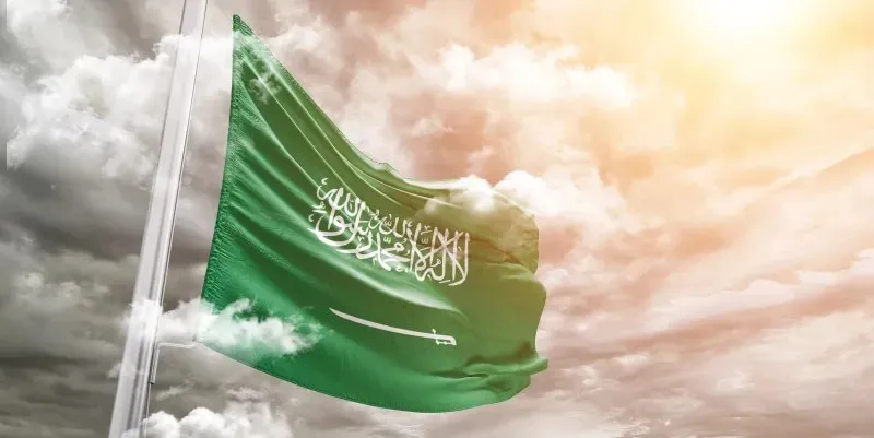القطاع الخاص السعودي غير النفطي يعود إلى النمو في إبريل