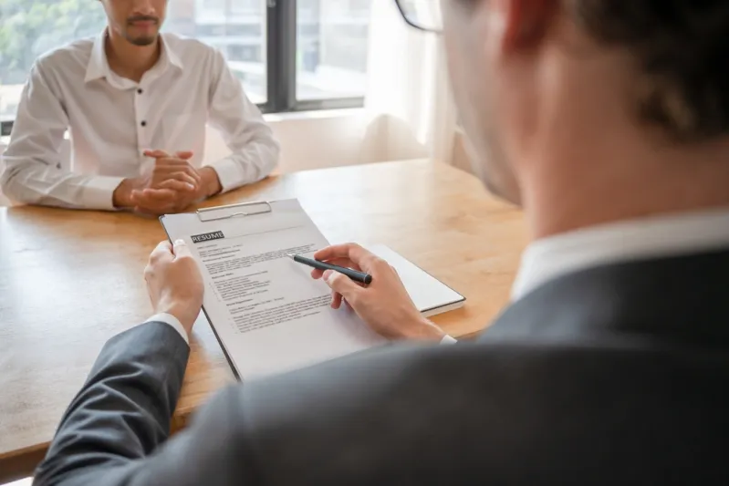 إجابة واحدة في مقابلة عمل قد تنهي مسيرتك.. احذر حماس البدايات