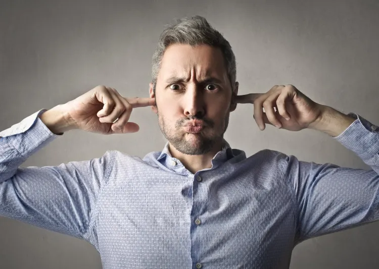 لماذا يعد الأذكياء مستمعين سيئين؟
