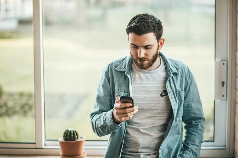 كيف تحافظ على هدوئك حين يحبس بريد إلكتروني أنفاسك؟