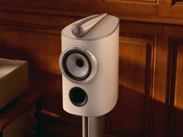 سماعات مرصعة بالألماس.. Bowers & Wilkins تكشف عن جيل جديد من الفخامة الصوتية 