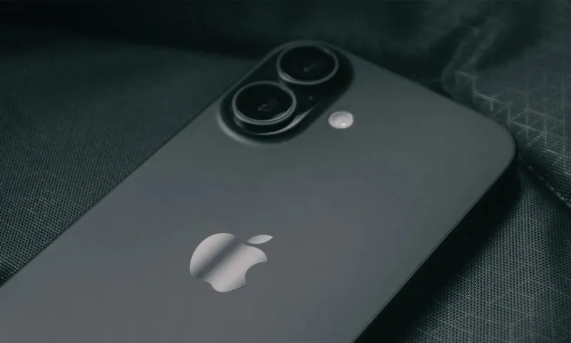 آبل تستسلم لمتطلبات الذكاء الاصطناعي.. iPhone 18 يحصل على ترقية غير متوقعة للذاكرة