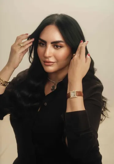 مصممة العطور سارة دهلوي:  العطر لا يُستعجل والجمال يعيش في التفاصيل الصغيرة 