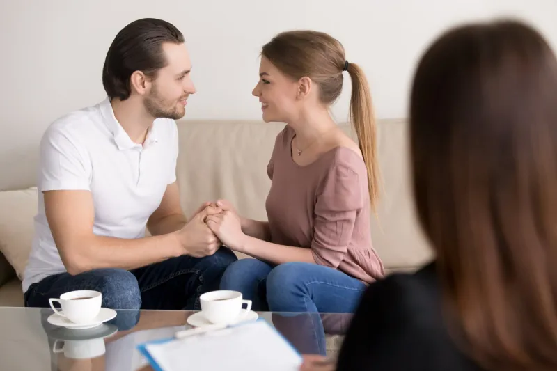الوجه المظلم للإطراء.. 10 عبارات يستخدمها المتلاعبون للسيطرة عليك