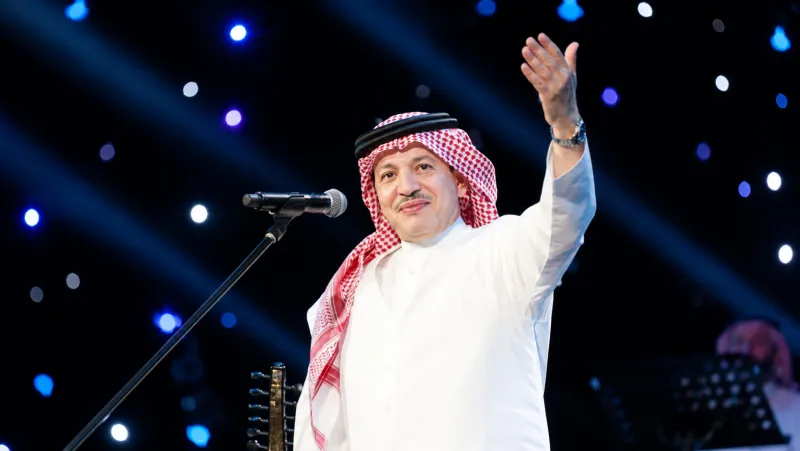 عودة تدريجية إلى المسرح.. طلال سلامة يلتقي جمهوره في الرياض بهذا الموعد