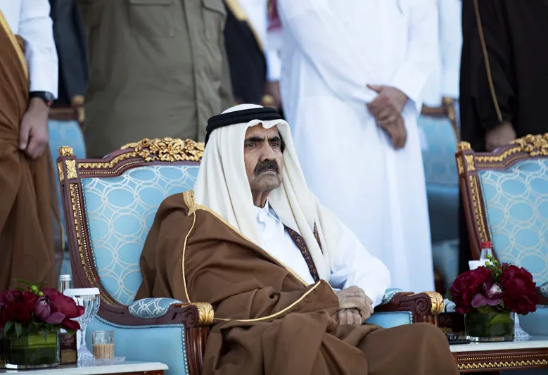 بعد رحيله.. تعرّف على أبرز محطات وإنجازات الشيخ حمد بن خليفة آل ثاني