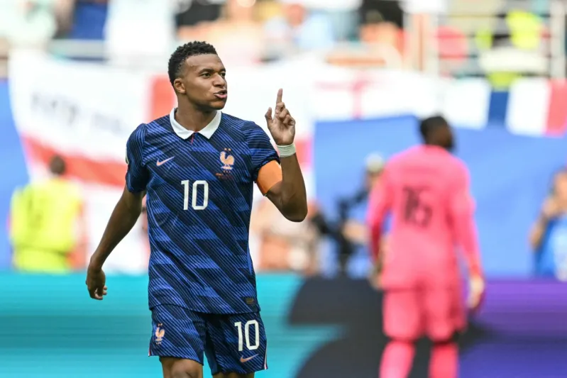 بعد انفراده بصدارة هدافي كأس العالم.. كم تبلغ القيمة السوقية لـ مبابي؟