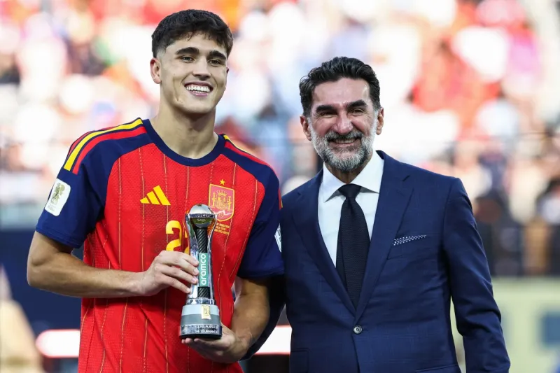 السعودي ياسر الرميان يتصدر منصة تتويج كأس العالم بحضور ترامب وإنفانتينو