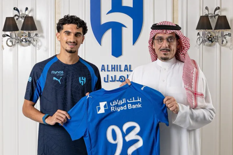بعد انضمامهما لصفوف الهلال.. نظرة على مسيرة الواعدين دهل والعنزي