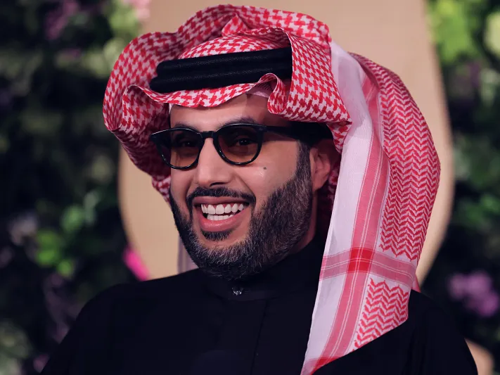 تركي آل الشيخ يعلن إطلاق وجهة ترفيهية ضخمة في نجران (فيديو)