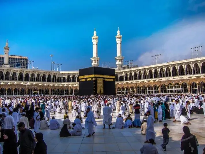 وزارة الحج والعمرة تحدد الحد الأدنى لإصدار تصاريح العمرة عبر "نسك"