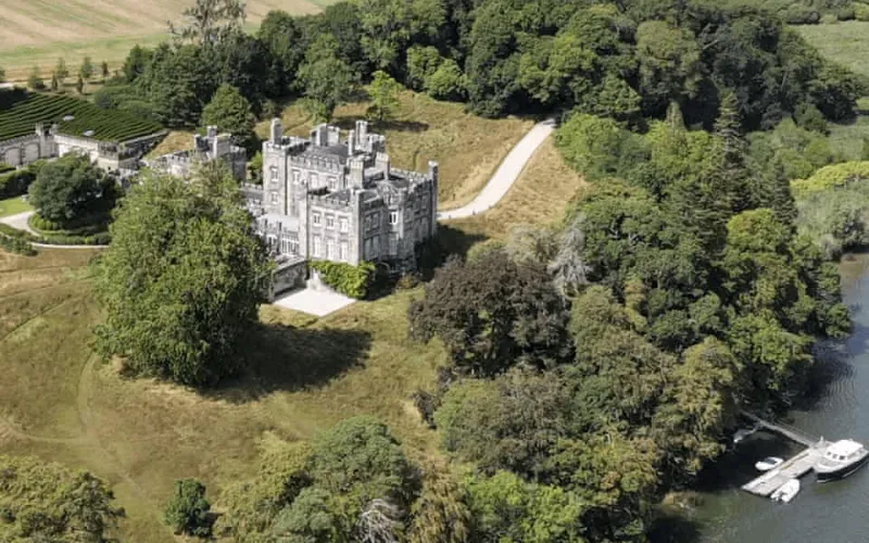 بقيمة 35 مليون دولار.. زوكربيرغ يضم قلعة Strancally Castle الأيرلندية لمحفظته العقارية 