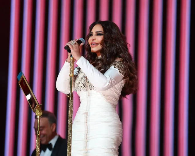 من المسرح إلى قلب الجمهور.. أحلام تصنع لحظة لا تُنسى في جدة (فيديو)