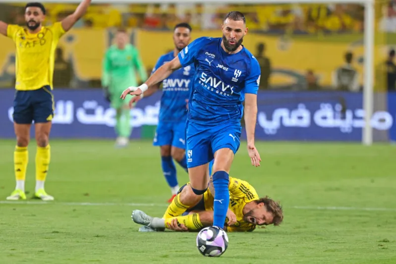 كواليس اشتباك إنزاجي وبنزيما بعد فوز الهلال على الفيصلي