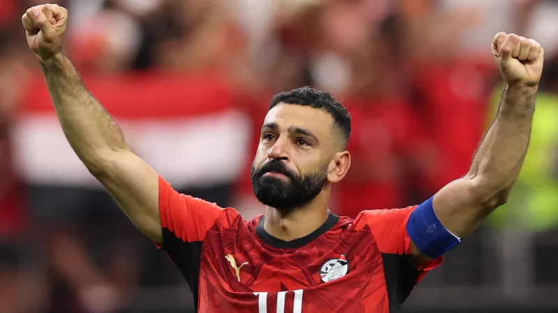 رسميًا.. طرابزون سبور يقدم محمد صلاح بقميصه الجديد أمام الجماهير (فيديو)