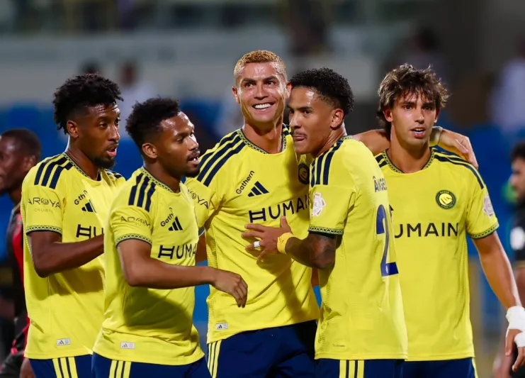 رونالدو يكتب التاريخ مع النصر.. كم هدفًا سجل في الدوري السعودي؟