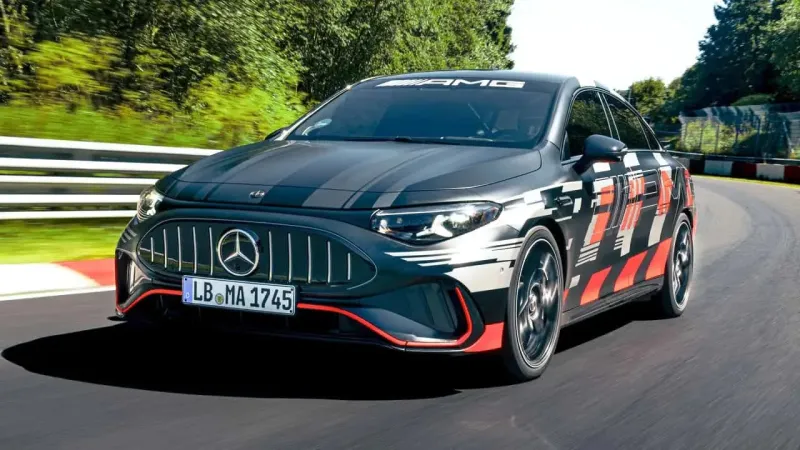 بعد تحطيمها الرقم القياسي.. ماذا تقدم Mercedes-AMG CLA 45 من مواصفات؟ 