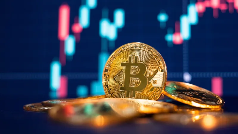 بيتكوين ترتفع مجددًا.. هل تعود للواجهة رغم تقلبات السوق؟ 