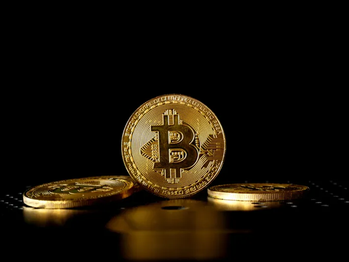 كم سجلت بيتكوين اليوم؟.. انخفاض جديد وسط ضغوط بيعية في سوق العملات الرقمية