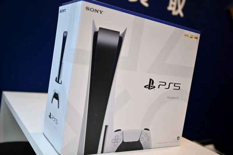 كنز في خزانتك.. كيف يرفع الصندوق الأصلي سعر بيع PlayStation 5؟