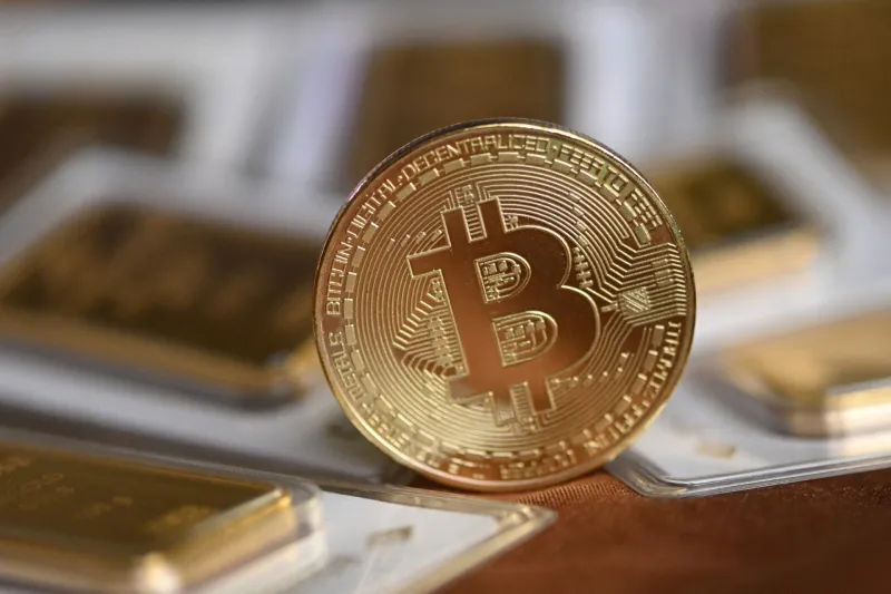 قفزة جديدة لبيتكوين.. ماذا يحدث في سوق العملات الرقمية؟