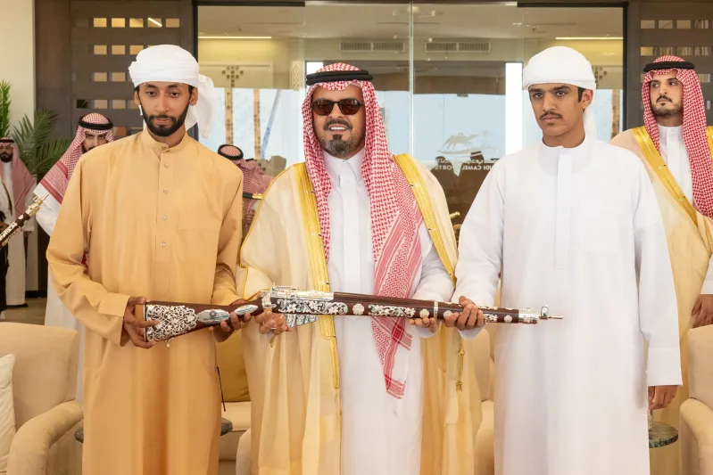 تتويج أبطال مهرجان ولي العهد للهجن في نسخته الثامنة
