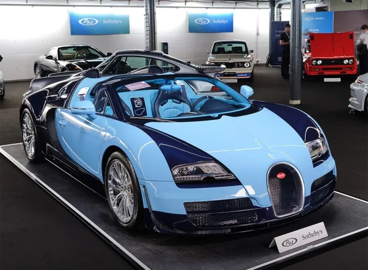 5.44 مليون دولار لنسخة نادرة من Bugatti Veyron Grand Sport Vitesse