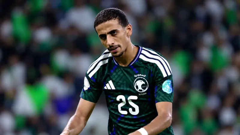 تعثر مفاوضات تجديد عقد همام الهمامي مع الشباب وسط صراع بين النصر والهلال والدرعية