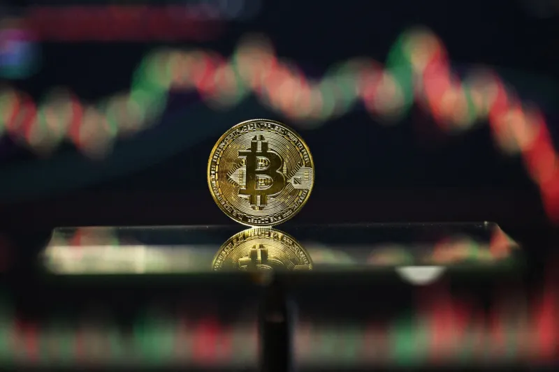 بيتكوين تستعيد مكاسبها.. أسعار العملات الرقمية اليوم