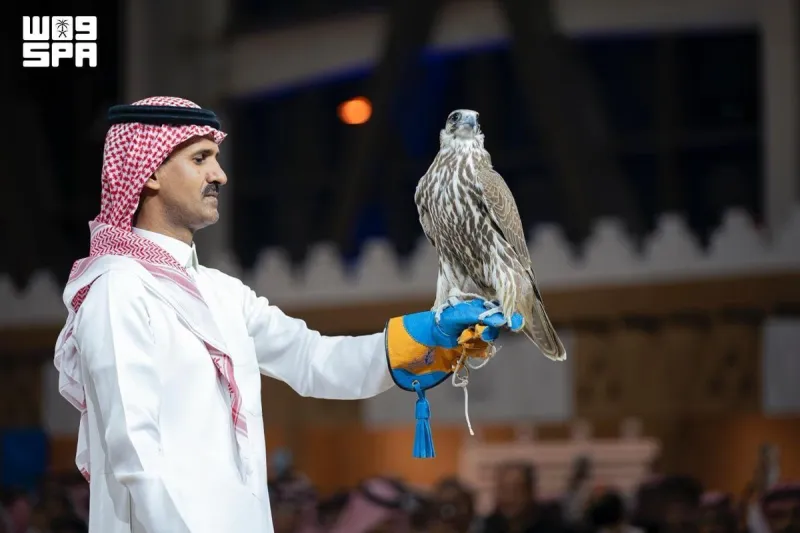 بـ1.4 مليون ريال.. ما الذي يجعل الصقر المنغولي الأغلى في مزاد الصقور السعودي؟