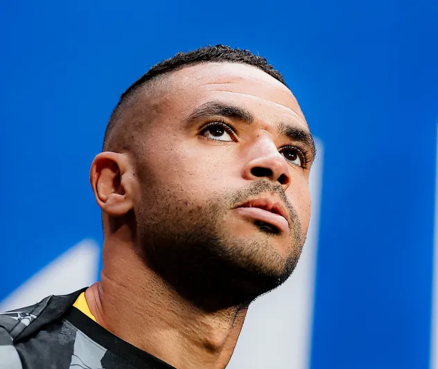 تعرّف على سبب اعتذار يوسف النصيري لياسين بونو في كلاسيكو الهلال والاتحاد (فيديو)