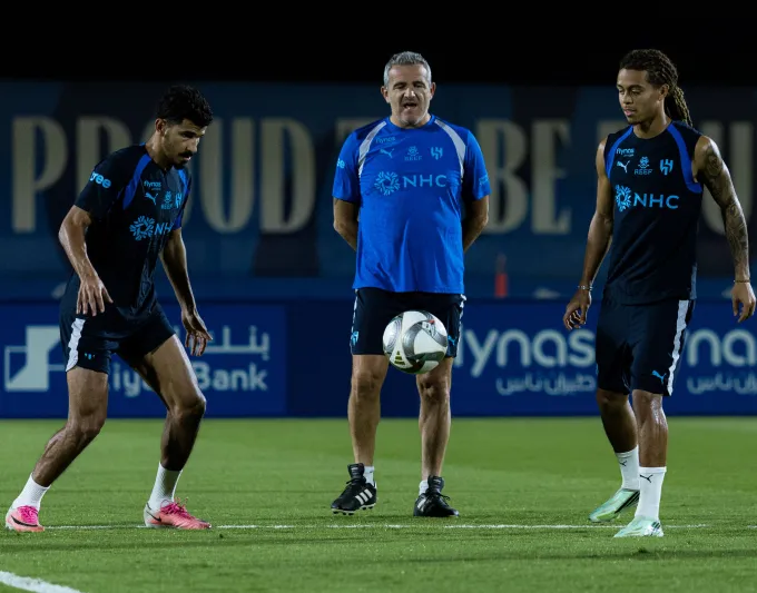 الذكاء الاصطناعي يتوقع نتيجة مباراة الهلال والفتح في دوري روشن
