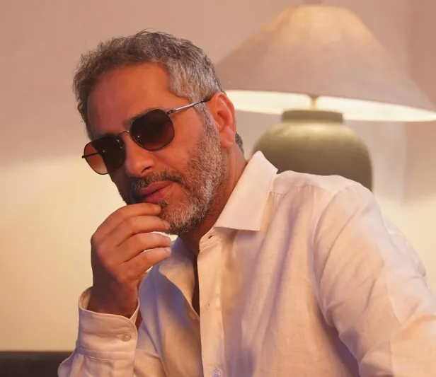 أخفى دموعه بنظارته السوداء.. تفاصيل اللحظات المؤثرة لحفل «عودة الغايب»
