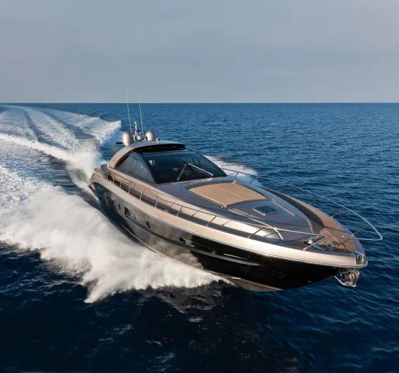 يخت ’ريفا 68’ إيغو سوبر‘ الفاخر يتألّق في ’معرض دبي العالمي للقوارب‘