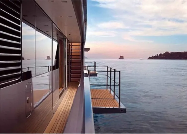 بالصور: يخت  الشيخ محمد بن راشد بسعر 350 مليون دولار