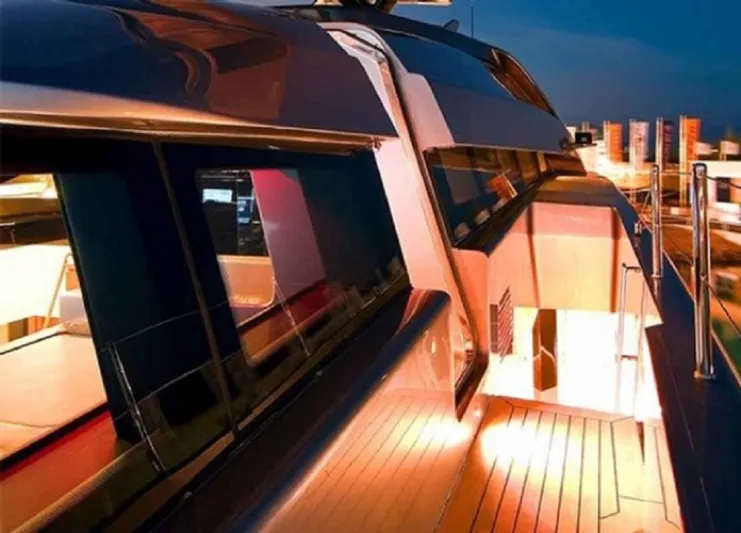 بالصور: يخت  الشيخ محمد بن راشد بسعر 350 مليون دولار