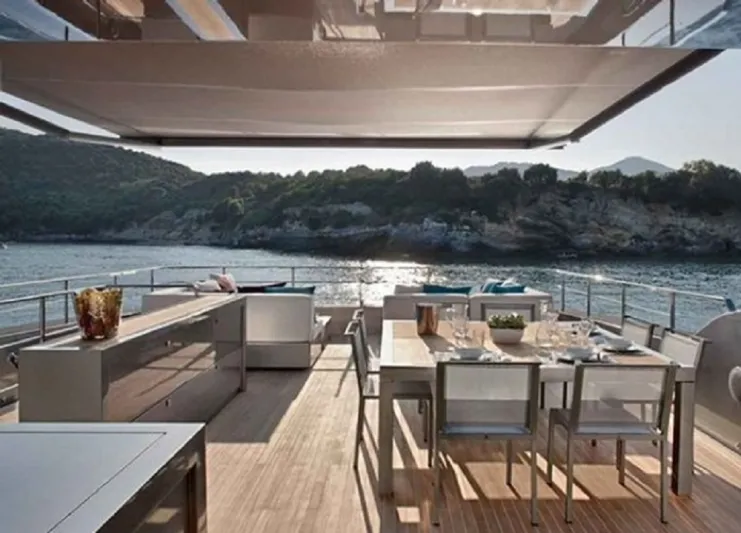 بالصور: يخت  الشيخ محمد بن راشد بسعر 350 مليون دولار