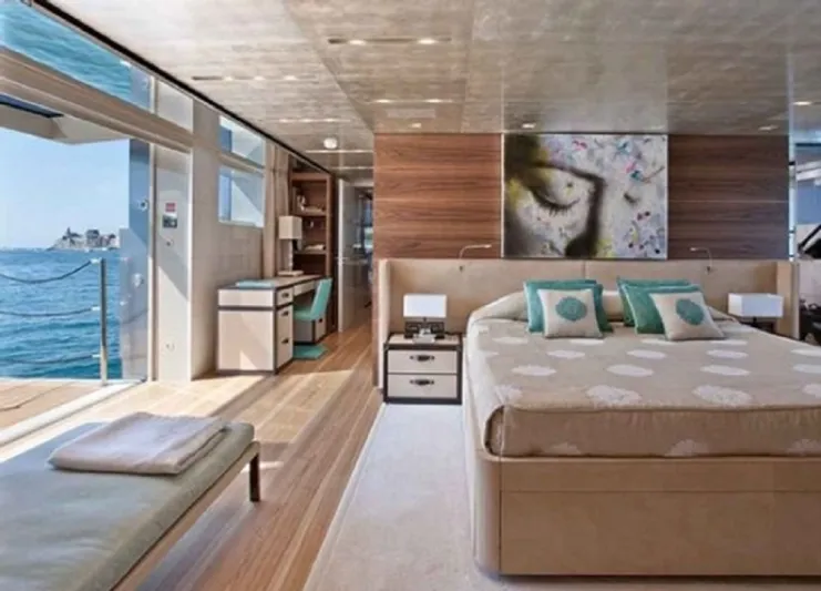 بالصور: يخت  الشيخ محمد بن راشد بسعر 350 مليون دولار