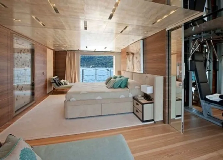 بالصور: يخت  الشيخ محمد بن راشد بسعر 350 مليون دولار